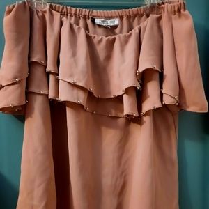 Jennifer Lopez Off-The-Shoulder Top